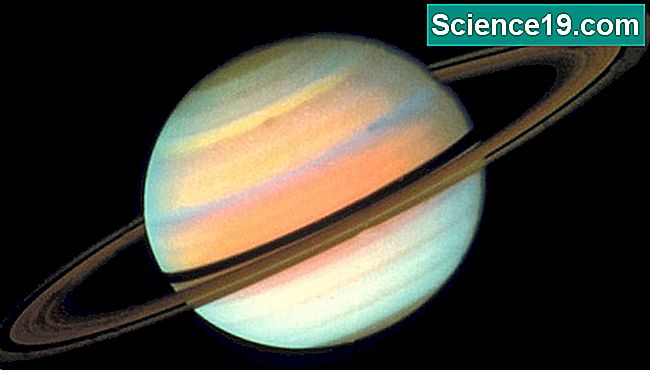 Saturno é famoso por ter os maiores e mais belos anéis do sistema solar.