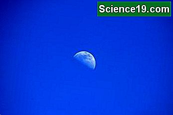 Por que as fases lunares ocorrem?