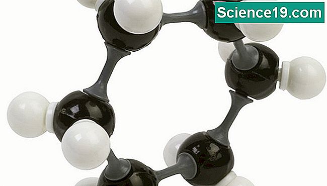 Ein Cycloalkan ist ein Ring aus einfach gebundenen Kohlenstoffen und Wasserstoffatomen.